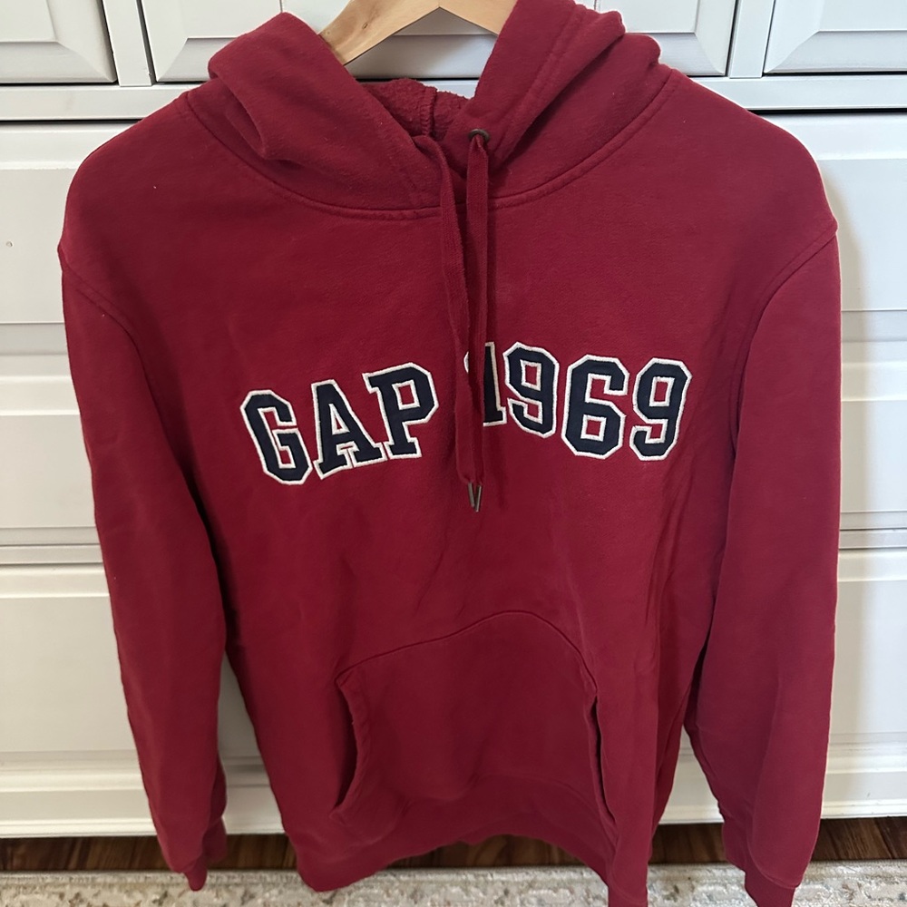 GAP Red Sweater Classic Pullover Style